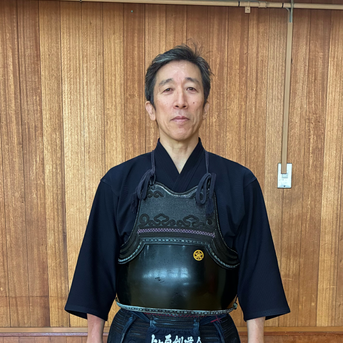 会長 / 六段（剣道歴40年）服部 正